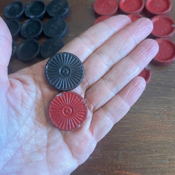 Vintage Checker Set 23 Ceramic Chalk Ship Red Black RARE - Picture 3 of 6